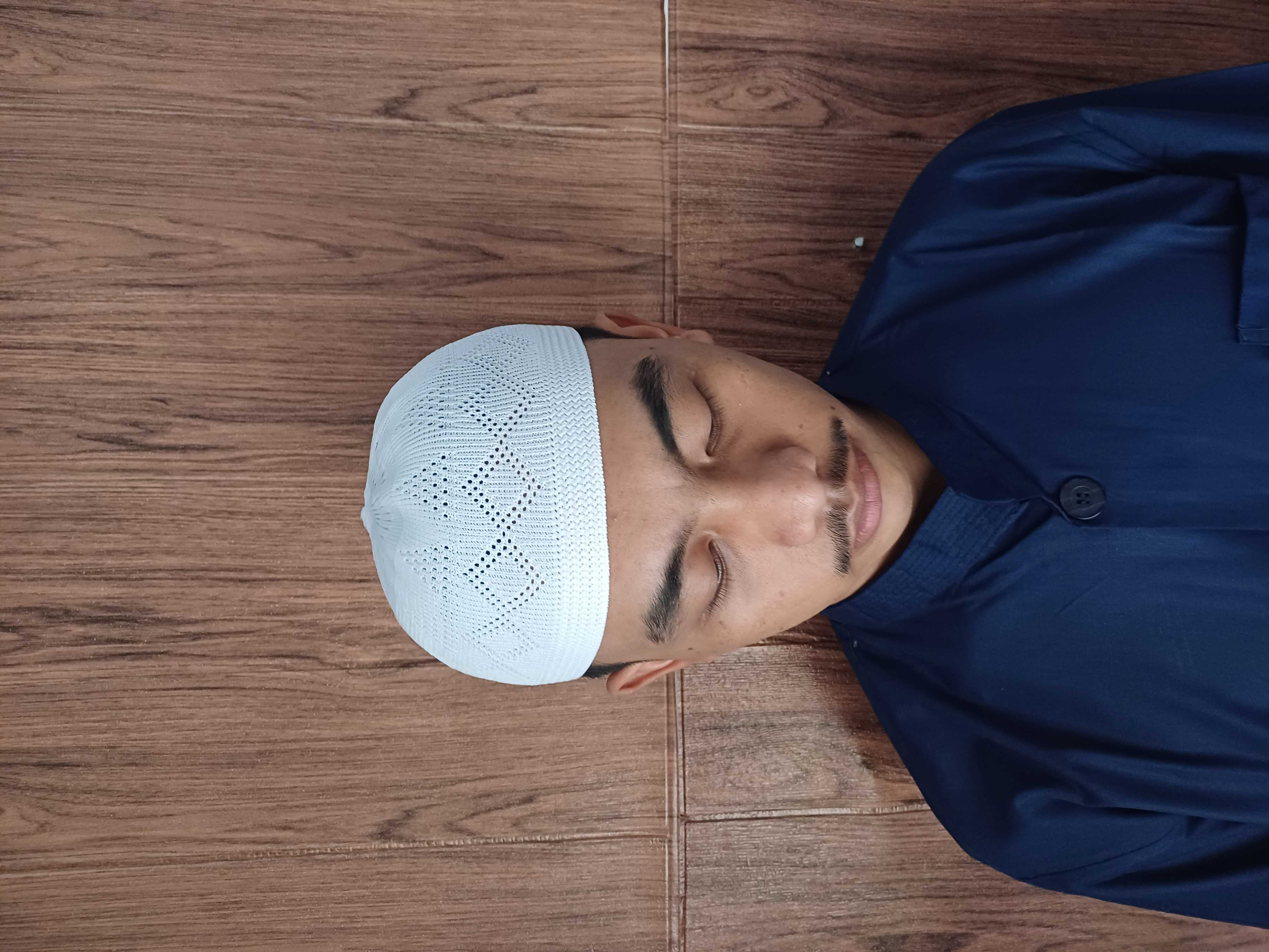 Caps